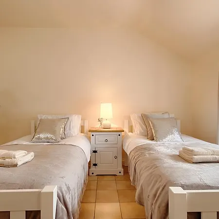Center - 3 Minutes Walk To The Town Square Apartment Galway
